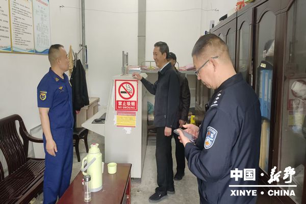 县消防大队深入县人民法院开展消防监督检查