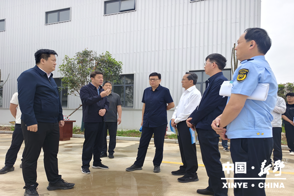 长江委、省水利厅莅临我县开展唐白河流域水行政执法联合巡查
