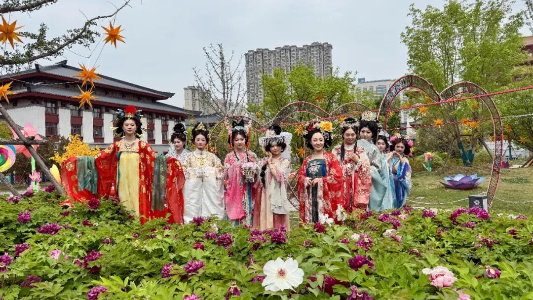 踏春游园 | “南阳汉服大赏”活动启动仪式在医圣文化园盛大举行