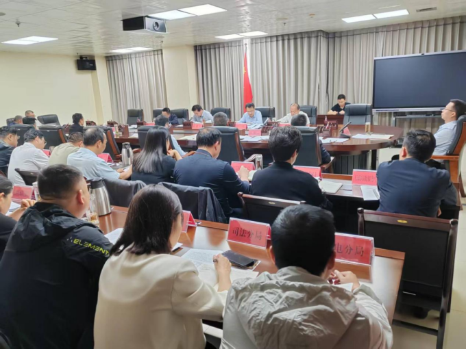 高新区召开党工委扩大会议研究部署污染防治工作
