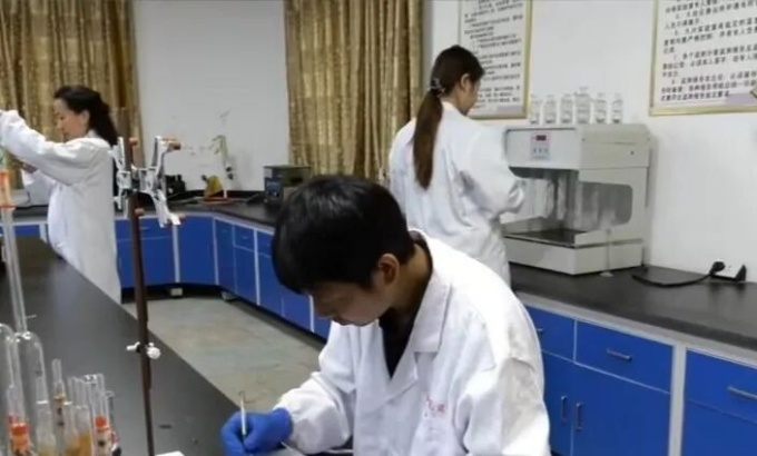 淅川分局水质监测人员坚守一线 守护丹江碧水安澜