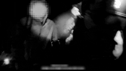 3人深夜被困山顶！民警与时间展开赛跑······
