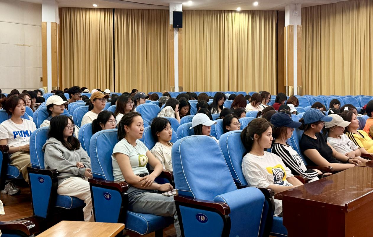 创业大讲堂走进高校 赋能青年学子理性 规划创业之路