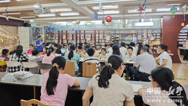 新野县社会心理协会开展第31期《亲子读书》活动 新野县社会心理协会开展第31期《亲子读书》活动