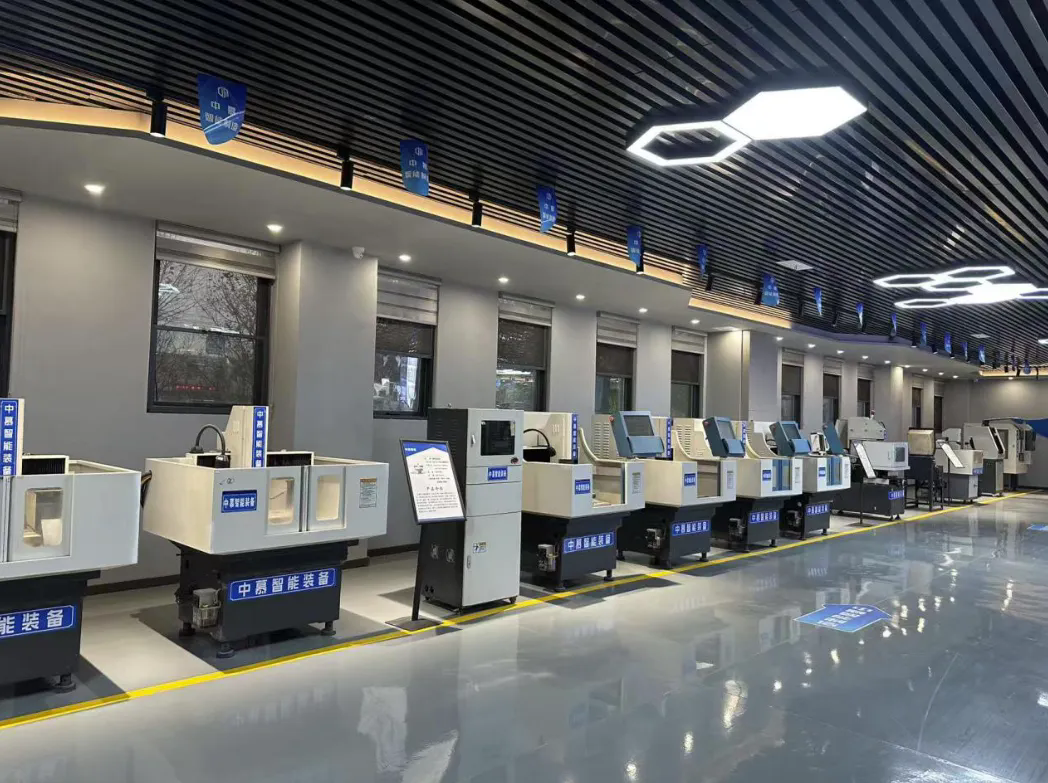 项目建设一线行丨中慕智能制造:科技赋能玉成大器 项目建设一线行丨中慕智能制造:科技赋能玉成大器