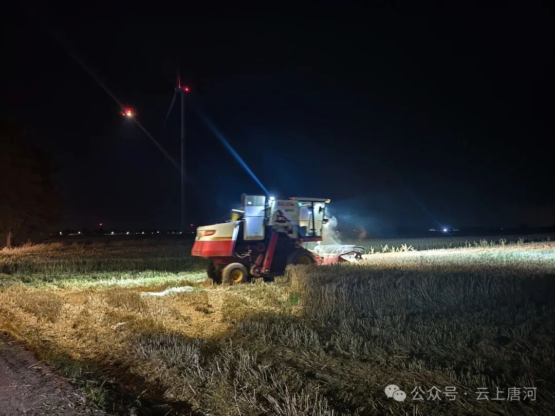 唐河县黑龙镇贴心服务跨区农机手 暖心护航“三夏”生产