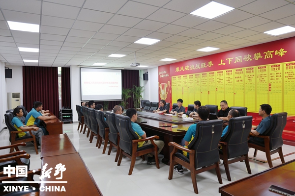 典”亮“新”途 法护前行 ——县人民法院开展新就业群体民法典普法活动 典”亮“新”途 法护前行 ——县人民法院开展新就业群体民法典普法活动