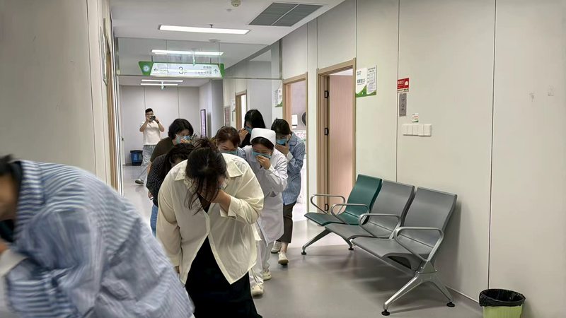 南阳市卫健体委举办夏季消防安全专题培训暨疏散演练活动