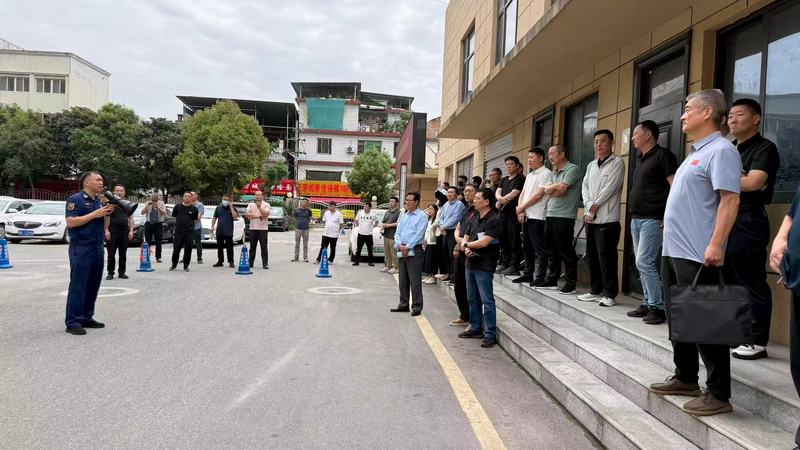 南阳市卫健体委举办夏季消防安全专题培训暨疏散演练活动