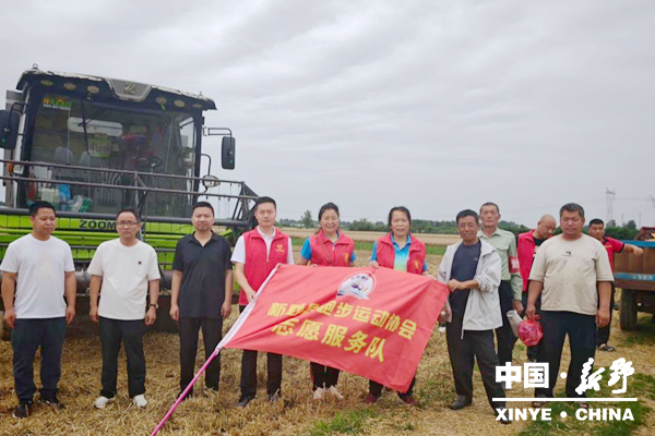 五星镇：爱心行动送温暖，情系农机助丰收
