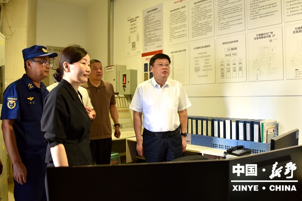 县政府县长李文鹏调研安全生产工作