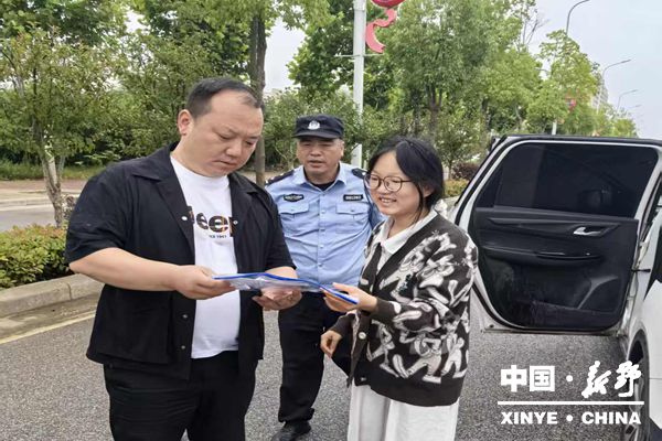 上港乡为考生送还准考证身份证 上港乡为考生送还准考证身份证