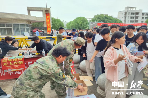 汉华街道:用心用情护航高考 助力学子逐梦前行 汉华街道:用心用情护航高考 助力学子逐梦前行