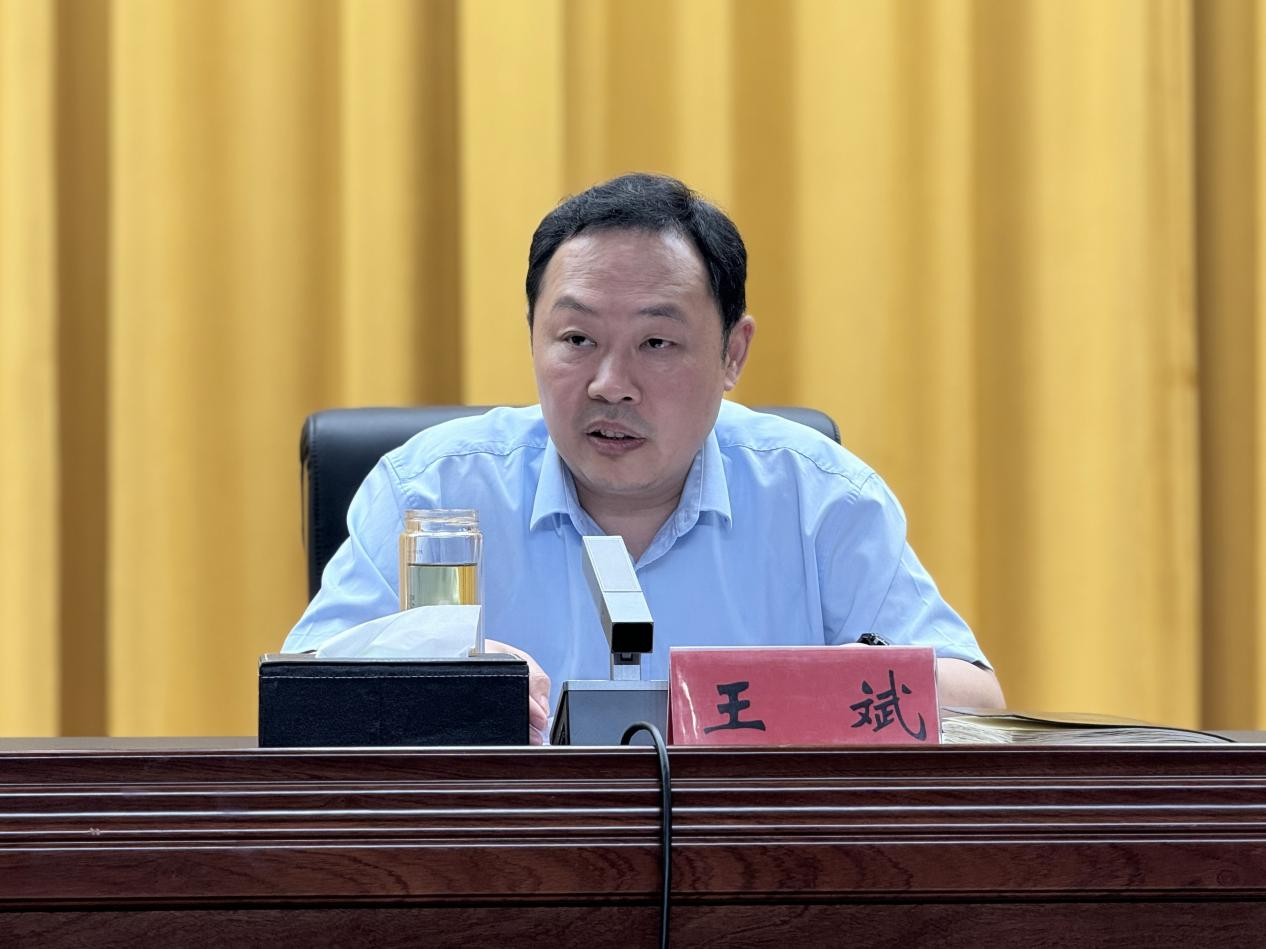 讲经验 亮做法——镇平县组织召开规范涉企行政执法专项行动推进会