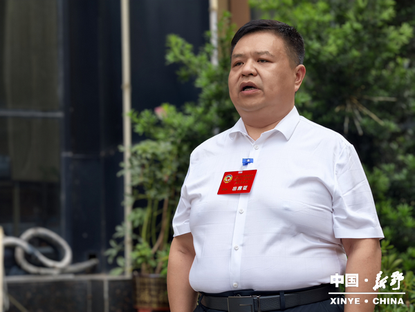 【聚焦两会】肩负使命赴盛会 凝心聚力谱新篇<br>——出席政协第十一届新野县委员会第五次会议的委员今日报到 【聚焦两会】肩负使命赴盛会 凝心聚力谱新篇<br>——出席政协第十一届新野县委员会第五次会议的委员今日报到