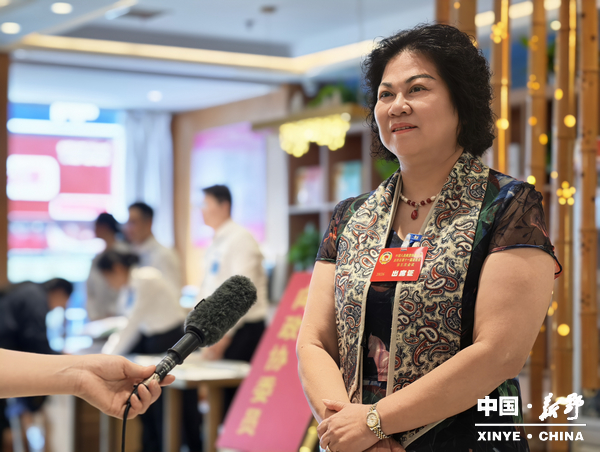 【聚焦两会】肩负使命赴盛会 凝心聚力谱新篇<br>——出席政协第十一届新野县委员会第五次会议的委员今日报到 【聚焦两会】肩负使命赴盛会 凝心聚力谱新篇<br>——出席政协第十一届新野县委员会第五次会议的委员今日报到