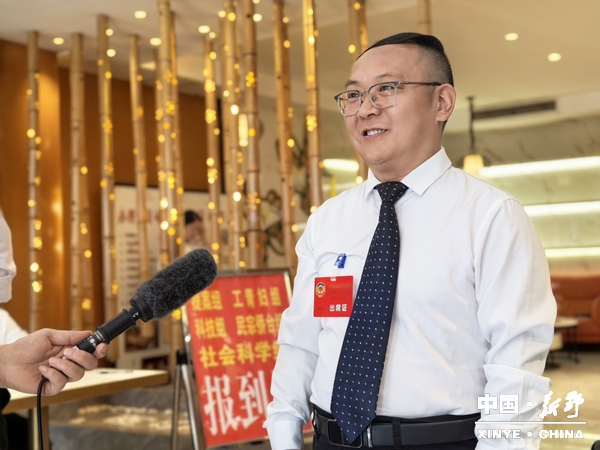 【聚焦两会】肩负使命赴盛会 凝心聚力谱新篇<br>——出席政协第十一届新野县委员会第五次会议的委员今日报到 【聚焦两会】肩负使命赴盛会 凝心聚力谱新篇<br>——出席政协第十一届新野县委员会第五次会议的委员今日报到