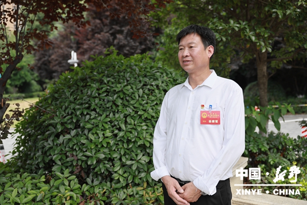 【聚焦两会】怀揣民声赴盛会 履职担当启新程<br>——出席新野县第十六届人大六次会议的代表们今日报到 【聚焦两会】怀揣民声赴盛会 履职担当启新程<br>——出席新野县第十六届人大六次会议的代表们今日报到