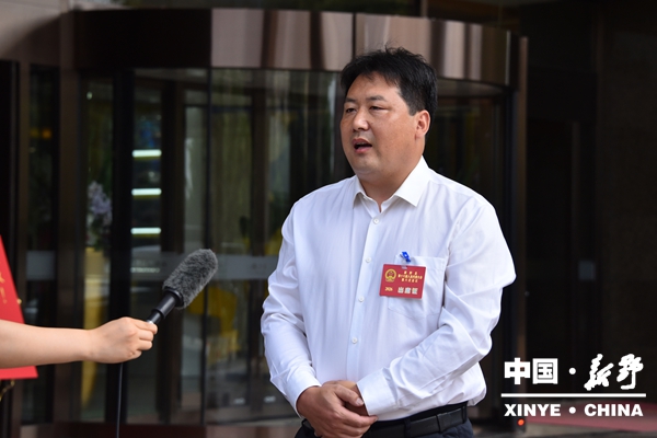 【聚焦两会】怀揣民声赴盛会 履职担当启新程<br>——出席新野县第十六届人大六次会议的代表们今日报到 【聚焦两会】怀揣民声赴盛会 履职担当启新程<br>——出席新野县第十六届人大六次会议的代表们今日报到