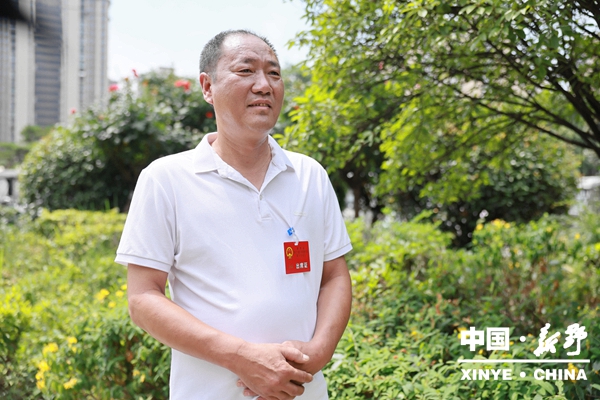 【聚焦两会】怀揣民声赴盛会 履职担当启新程<br>——出席新野县第十六届人大六次会议的代表们今日报到 【聚焦两会】怀揣民声赴盛会 履职担当启新程<br>——出席新野县第十六届人大六次会议的代表们今日报到