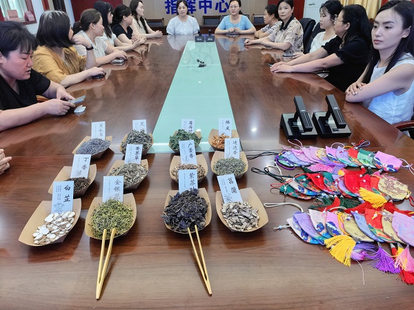 粽叶飘香迎端午 巧制香囊护安康