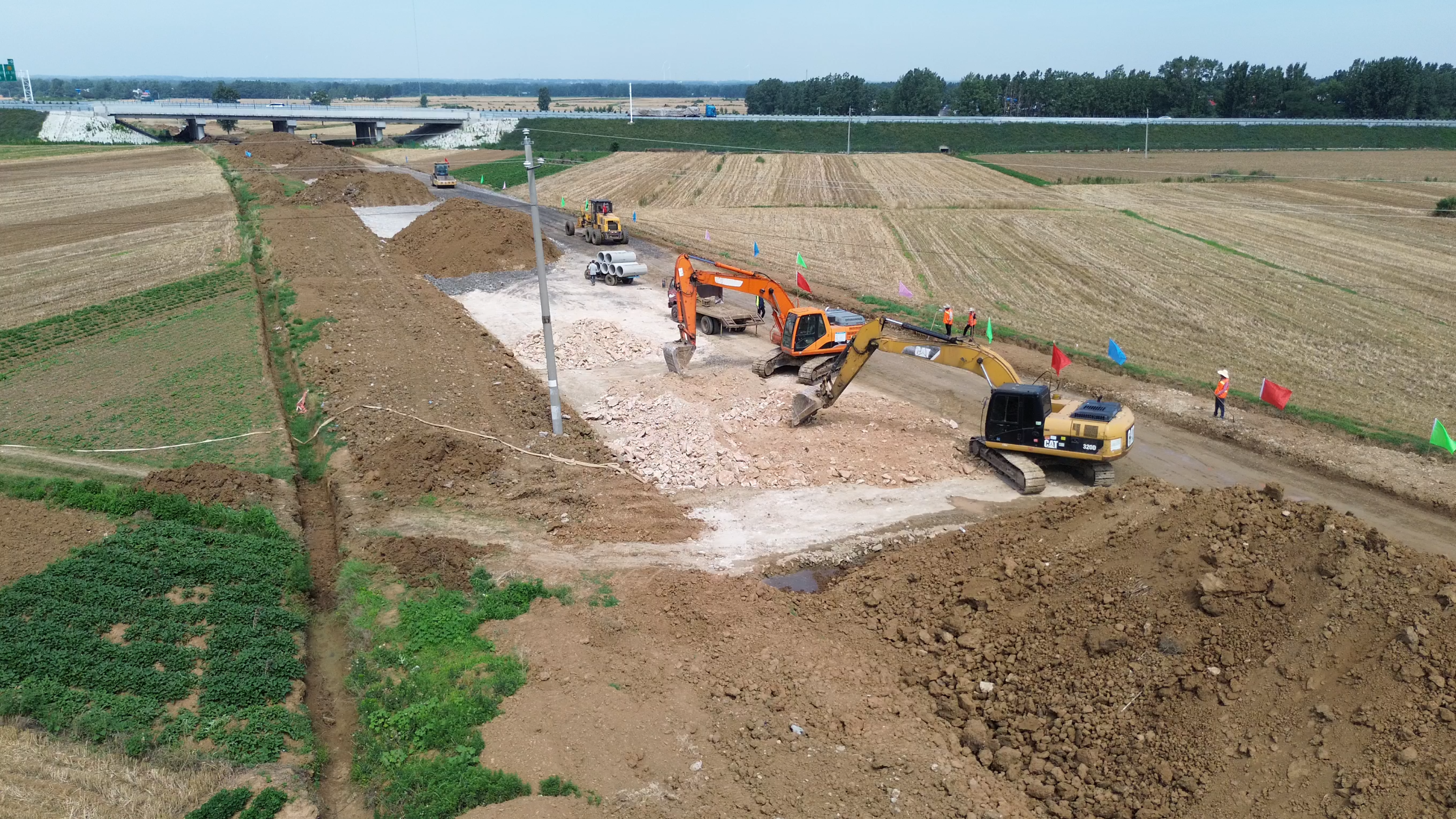 社旗：战高温 抢进度 改建工程全速推进