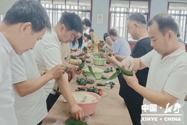 县委统战部组织开展“粽叶飘香迎端午 民族团结一家亲”主题活动 县委统战部组织开展“粽叶飘香迎端午 民族团结一家亲”主题活动