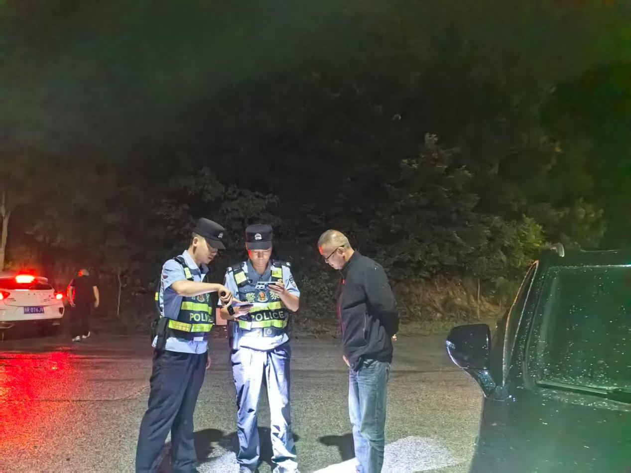 雨夜护碧水 联动守青山 桐柏县龙潭河景区多部门联合开展水源地生态环境专项整治行动
