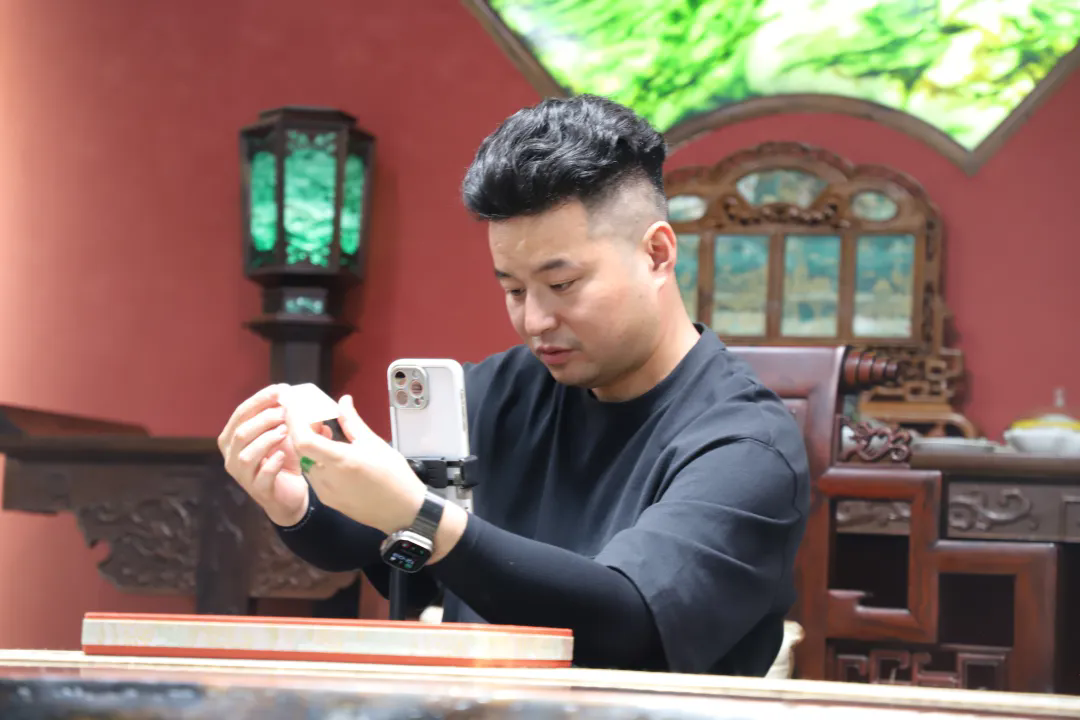 南阳市镇平县:薪火相传 匠心琢玉 南阳市镇平县:薪火相传 匠心琢玉