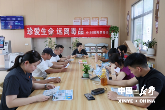 县人民法院开展“6·26”国际禁毒日主题宣传活动