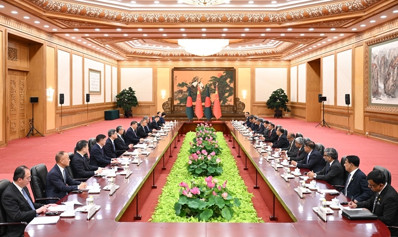 习近平会见孟加拉国总理塔里克