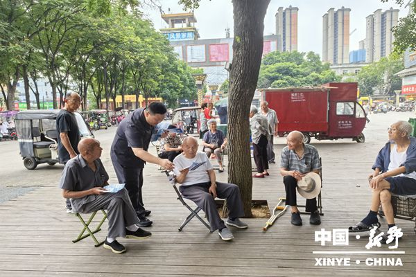 县人民法院开展“6·26”国际禁毒日普法宣传“进广场”活动