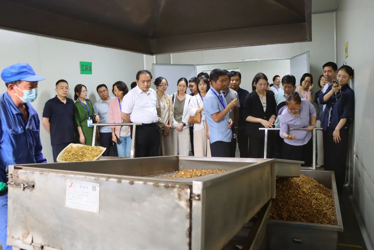仲景书院第五期研修班百名学员走进方林研学 仲景书院第五期研修班百名学员走进方林研学