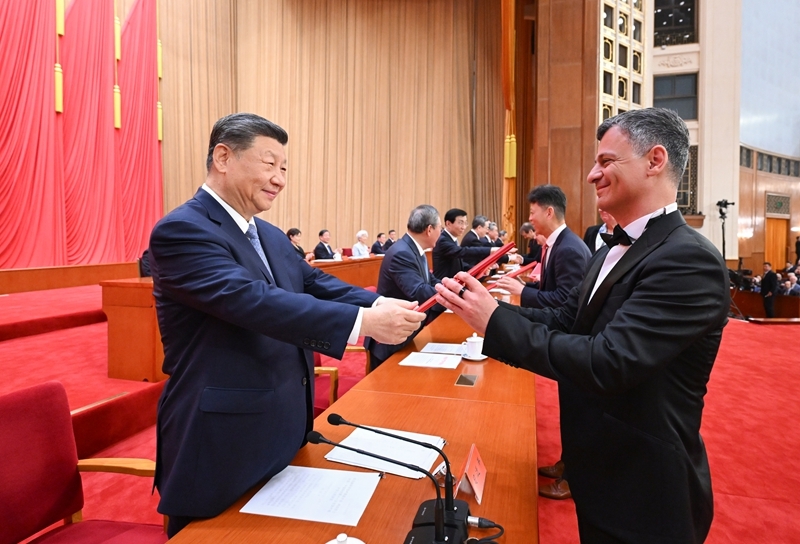 习近平出席国家科学技术奖励大会两院院士大会中国科协第十一次全国代表大会并发表重要讲话 习近平出席国家科学技术奖励大会两院院士大会中国科协第十一次全国代表大会并发表重要讲话