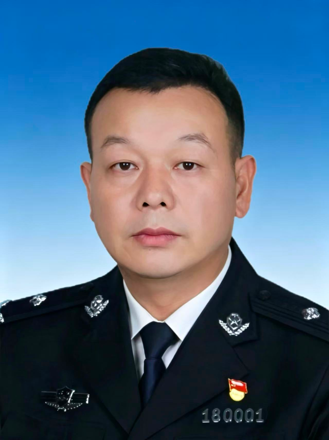 王磊