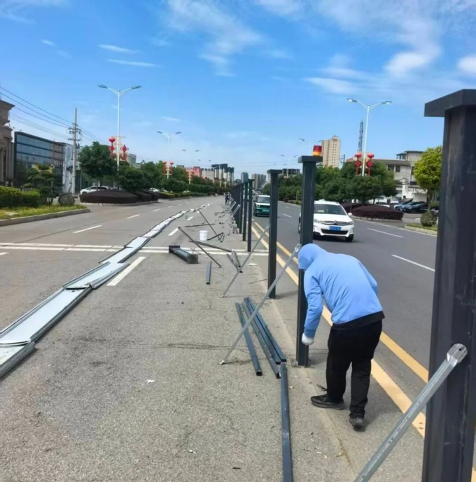 邓州市:汛期围挡隐患“主动清” 邓州市:汛期围挡隐患“主动清”