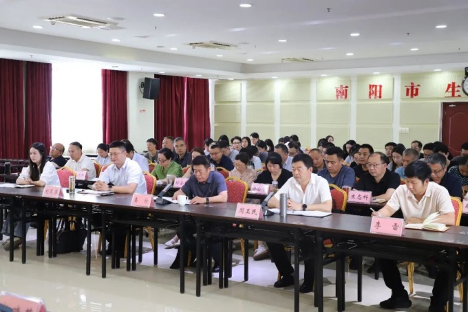 市生态环境局召开“不忘初心跟党走，生态担当促发展”干部交流座谈会