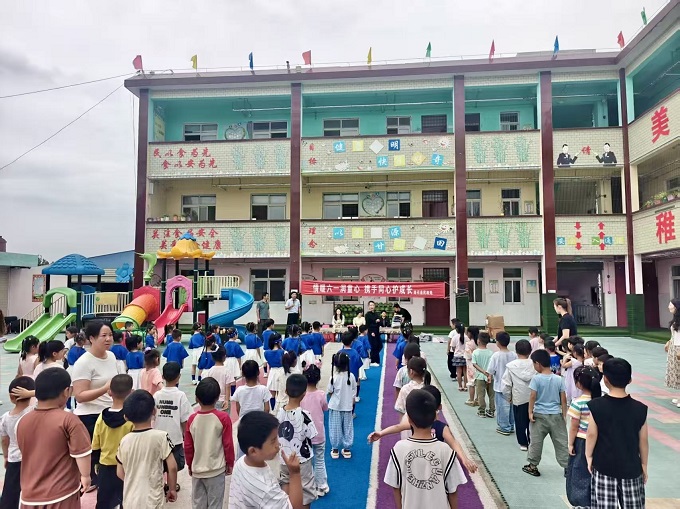 南召县民政局开展“六一”关爱活动 暖心呵护伴成长 南召县民政局开展“六一”关爱活动 暖心呵护伴成长