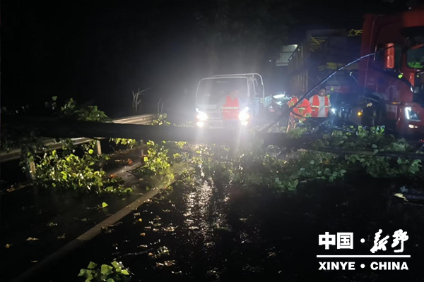 县公路事业发展中心：紧急处置突发道路交通安全隐患