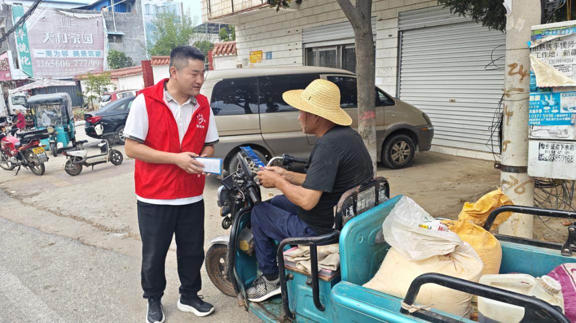 集市普法惠群众 法治同心筑团结 --高丘镇开展民族团结进步促进法专题宣传 集市普法惠群众 法治同心筑团结 --高丘镇开展民族团结进步促进法专题宣传