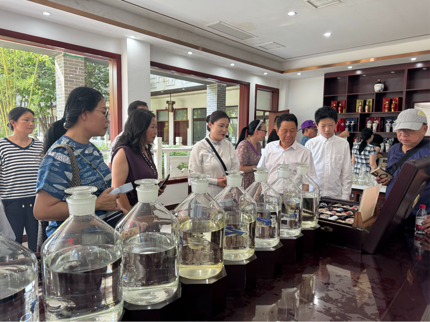 老挝百细华侨公学代表团到社旗县开展文化交流考察活动