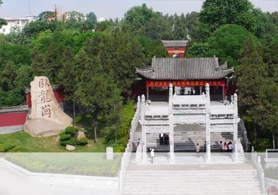 诸葛躬耕地南阳卧龙岗历史记载